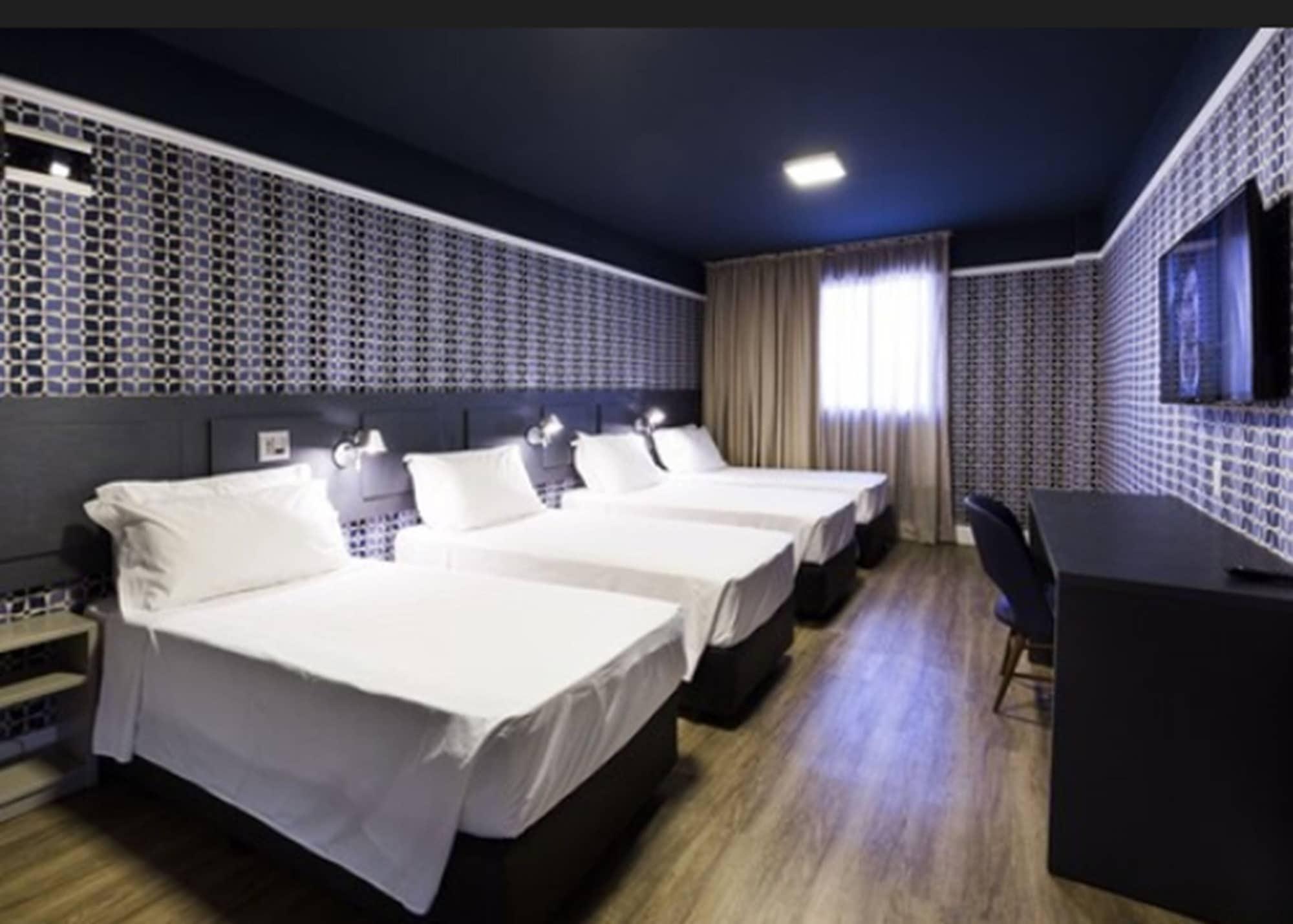 Hm Hotel บัลเนอาริโอ กังโบริว ภายนอก รูปภาพ